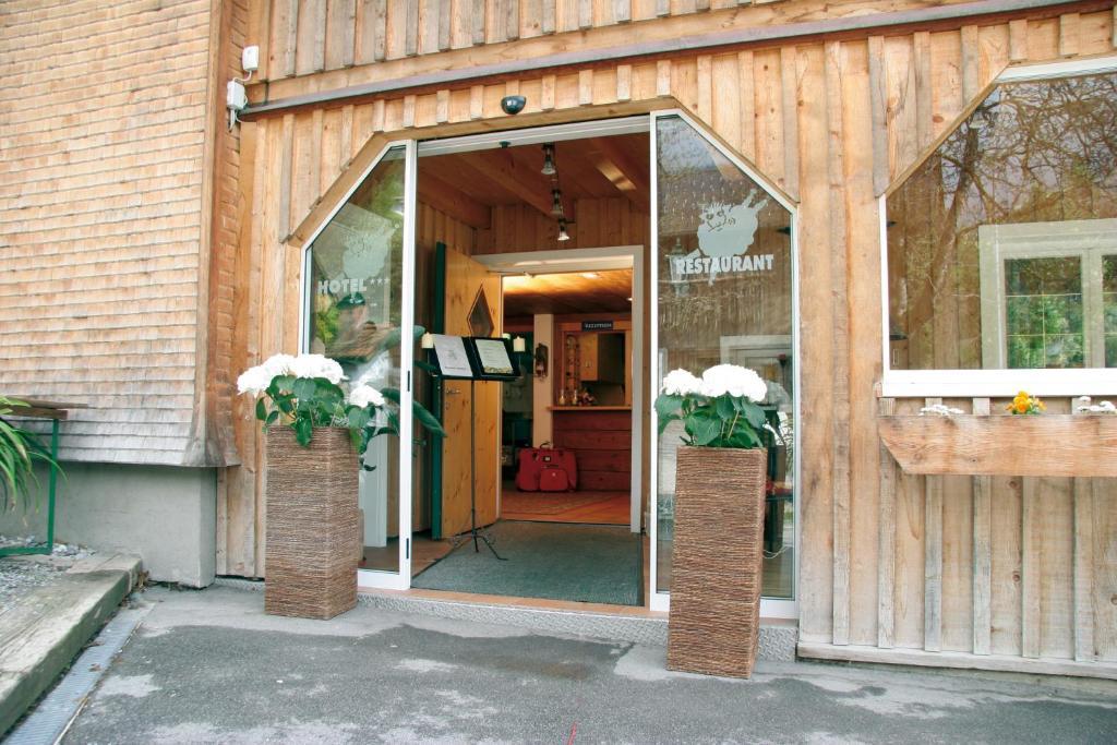 Hotel Gasthaus Schaefle เบือร์เซอร์แบร์ก ภายนอก รูปภาพ